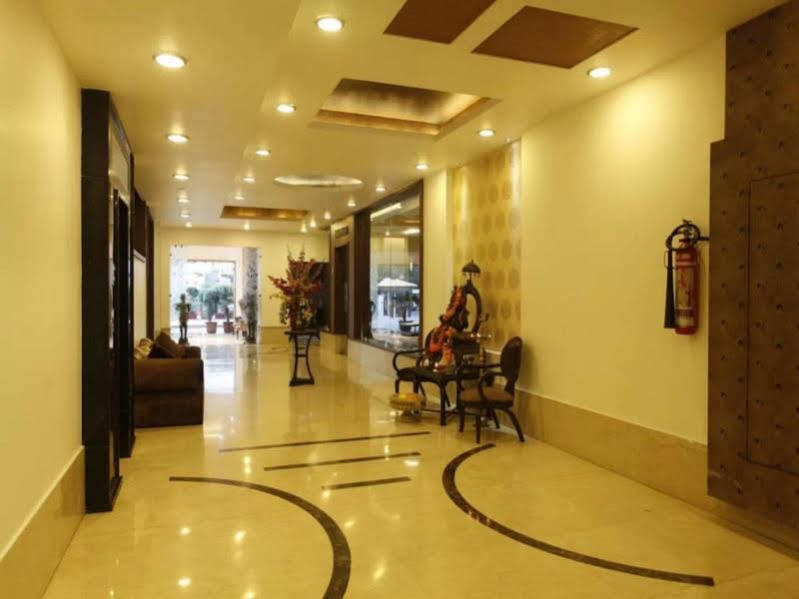 Hotel Mj Residency Dehradun Buitenkant foto